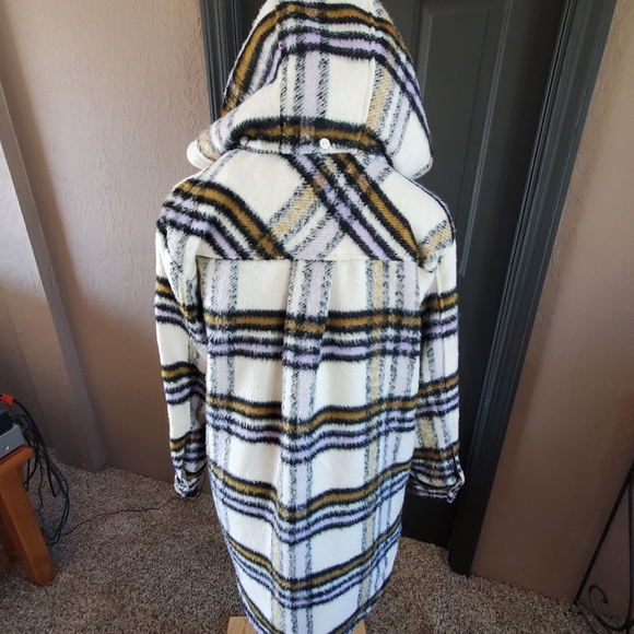 shacket - Picture 10 of 12